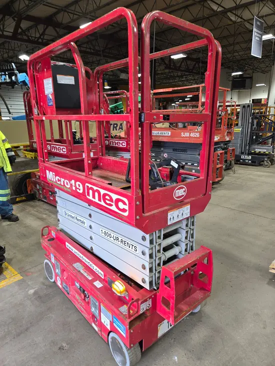 2019 MEC MICRO 19 Scissor Lift