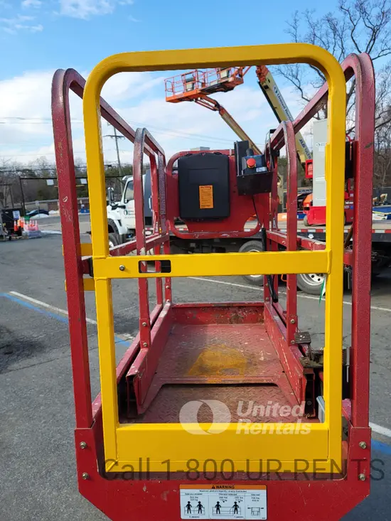 2019 MEC MICRO 19 Scissor Lift
