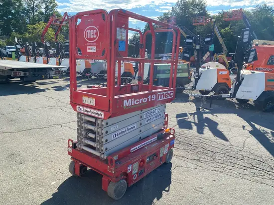 2019 MEC MICRO 19 Scissor Lift