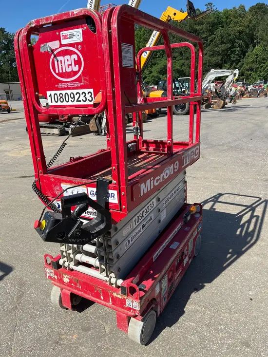 2018 MEC MICRO 19 Scissor Lift