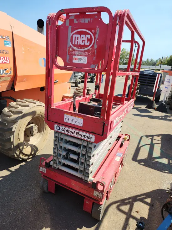 2018 MEC MICRO 19 Scissor Lift