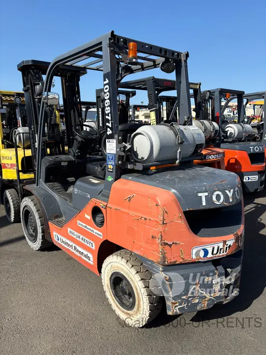 2019 Toyota 8FGU30 Warehouse Forklift
