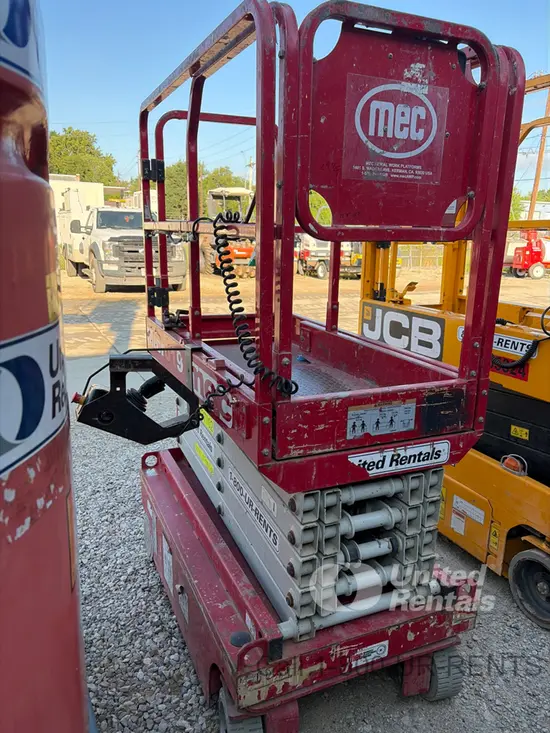 2018 MEC MICRO 19 Scissor Lift