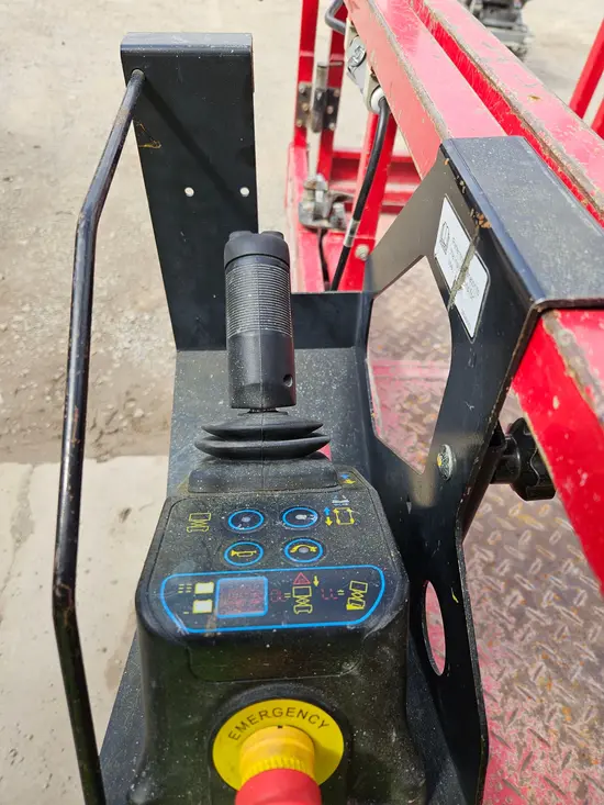 2018 MEC MICRO 19 Scissor Lift