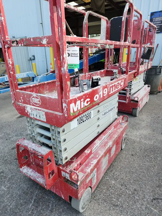 2019 MEC MICRO 19 Scissor Lift
