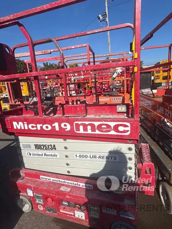 2018 MEC MICRO 19 Scissor Lift