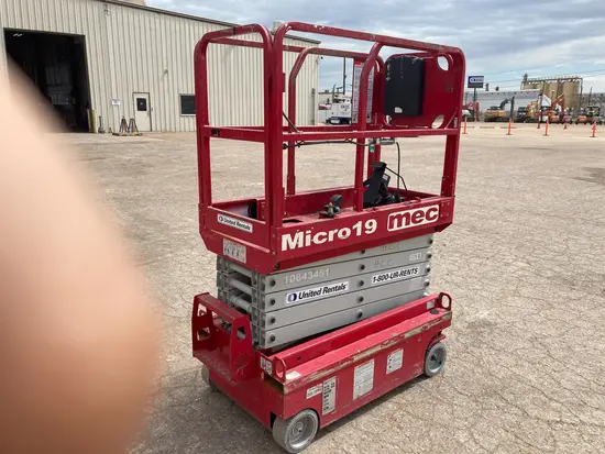 2018 MEC MICRO 19 Scissor Lift