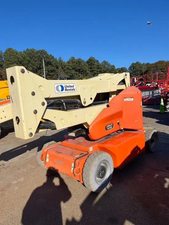 2013 JLG E400AJPN Articulating Boom Lift