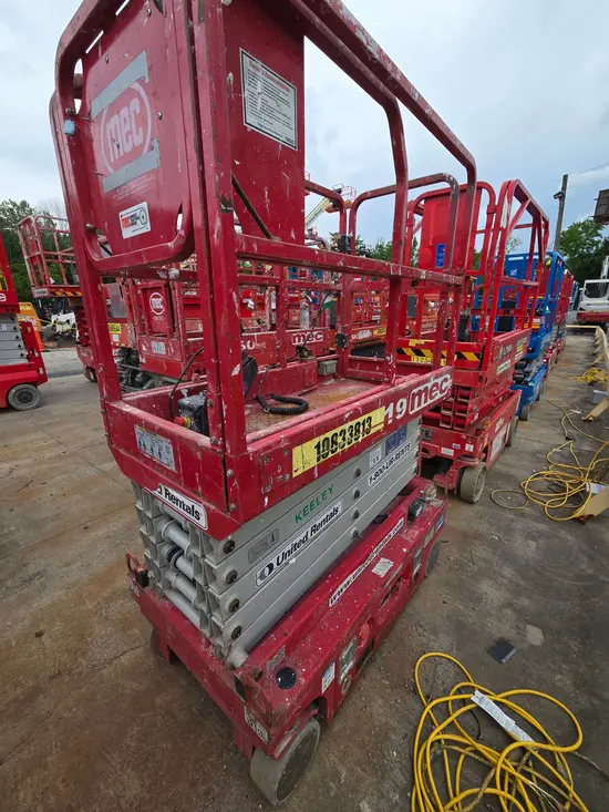 2018 MEC MICRO 19 Scissor Lift