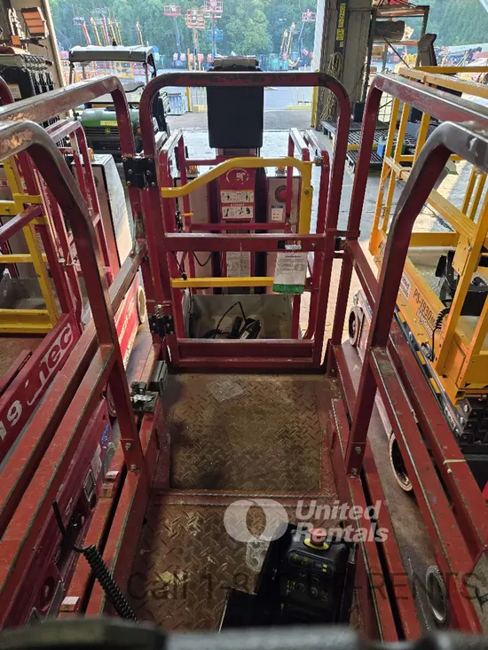 2019 MEC MICRO 19 Scissor Lift