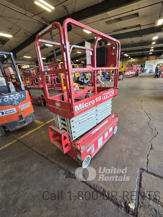 2019 MEC MICRO 19 Scissor Lift