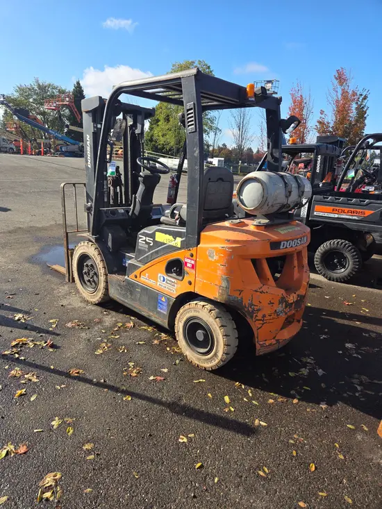2021 Doosan G25N-7DF Warehouse Forklift