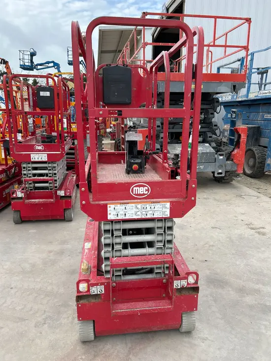 2019 MEC MICRO 19 Scissor Lift