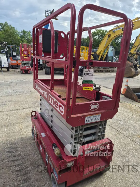 2018 MEC MICRO 19 Scissor Lift