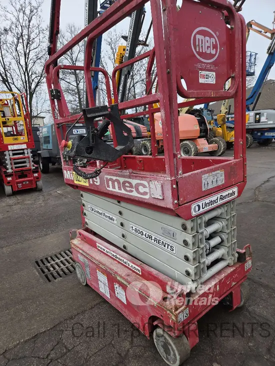 2018 MEC MICRO 19 Scissor Lift