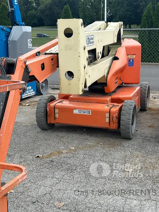 2013 JLG E450AJ Articulating Boom Lift