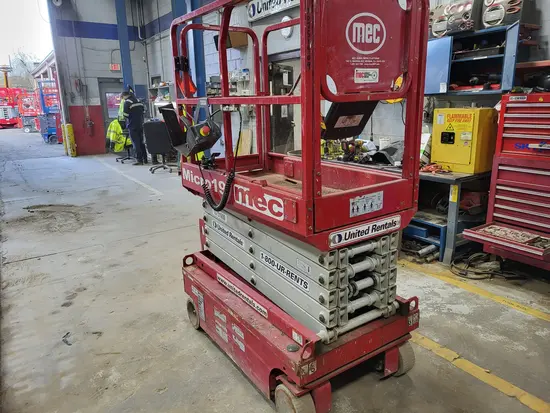 2018 MEC MICRO 19 Scissor Lift