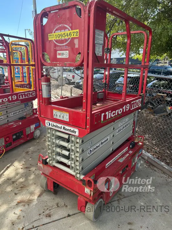 2019 MEC MICRO 19 Scissor Lift