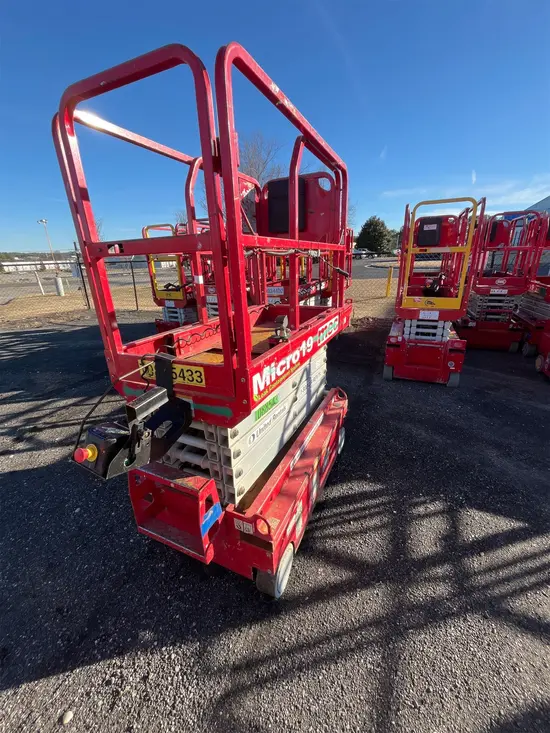 2019 MEC MICRO 19 Scissor Lift