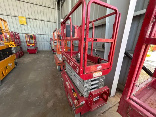 2019 MEC MICRO 19 Scissor Lift