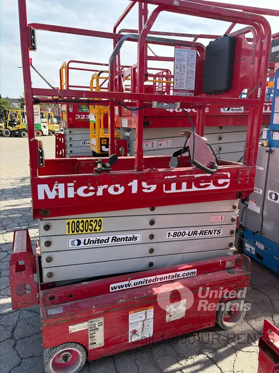 2018 MEC MICRO 19 Scissor Lift