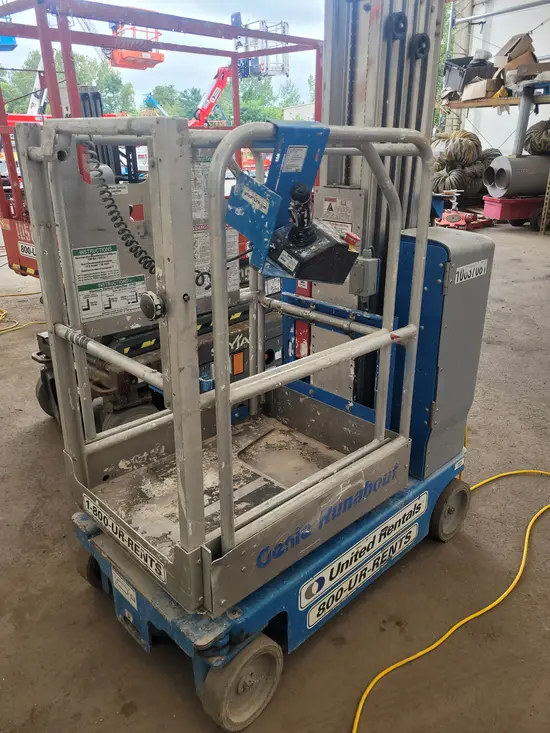 2017 Genie GR-20 Self-Propelled One-Person Lift