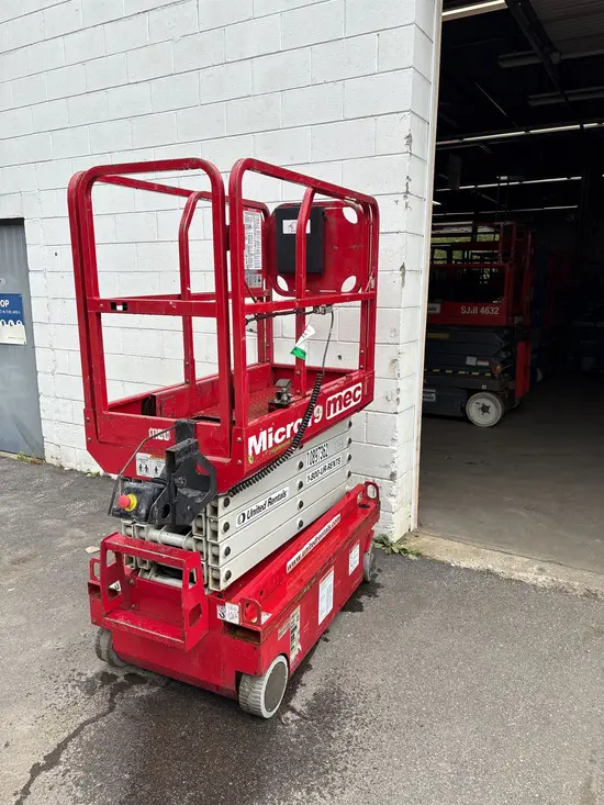2019 MEC MICRO 19 Scissor Lift