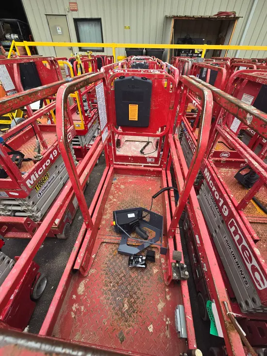 2019 MEC MICRO 19 Scissor Lift