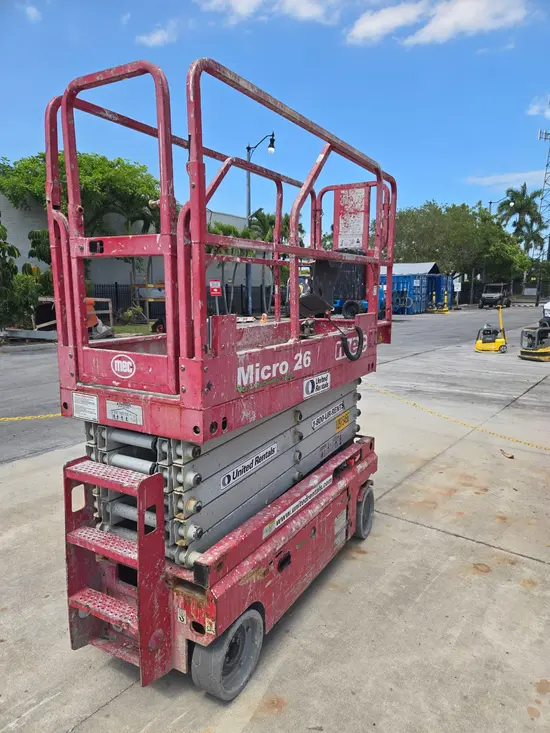 2019 MEC MICRO 26 Scissor Lift