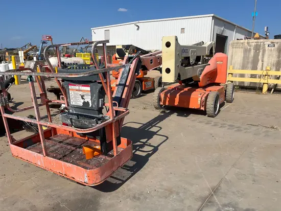 2015 JLG E450AJ Articulating Boom Lift