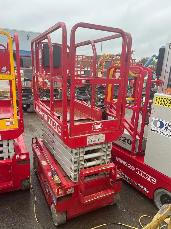 2018 MEC MICRO 19 Scissor Lift