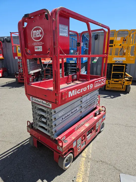 2018 MEC MICRO 19 Scissor Lift