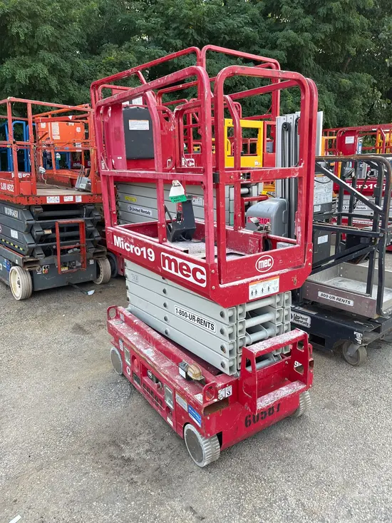 2018 MEC MICRO 19 Scissor Lift