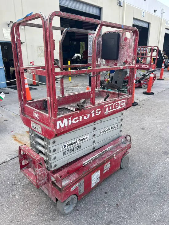 2018 MEC MICRO 19 Scissor Lift