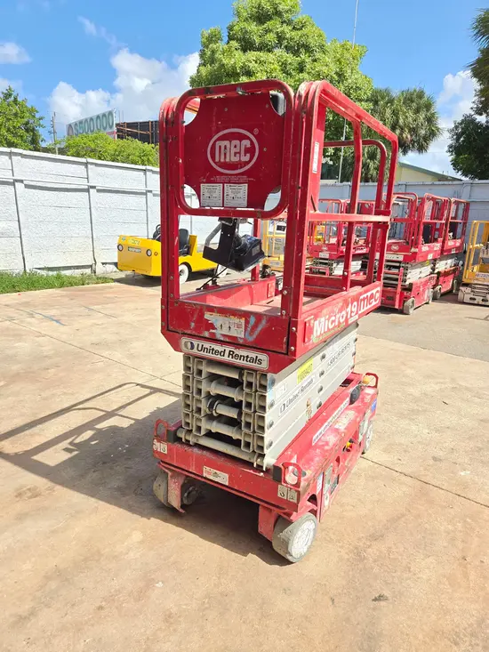 2020 MEC MICRO 19 Scissor Lift