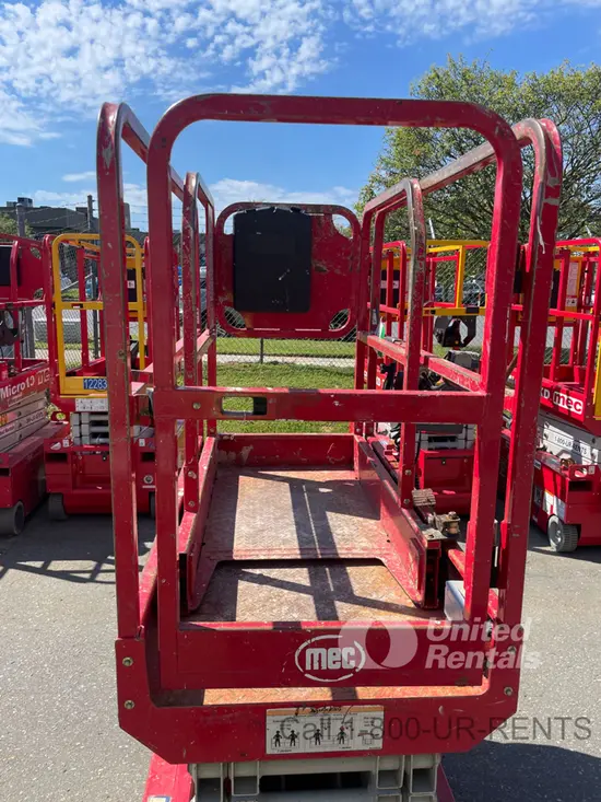 2018 MEC MICRO 19 Scissor Lift