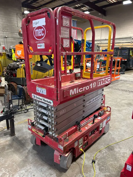 2019 MEC MICRO 19 Scissor Lift