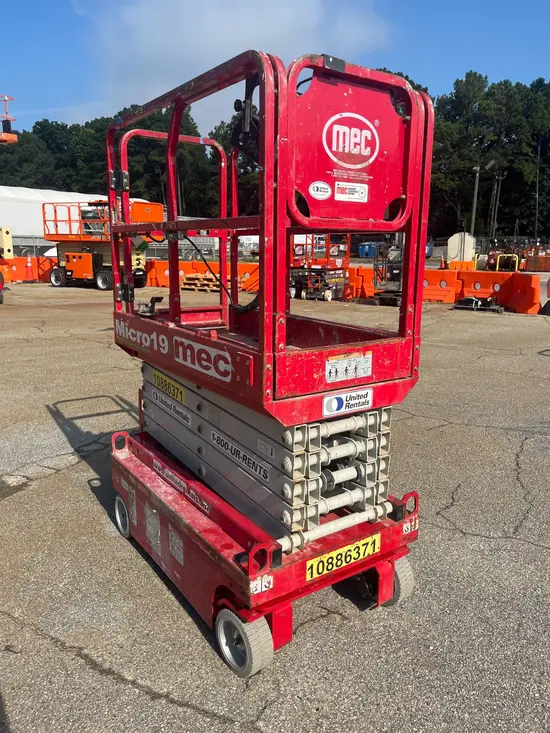 2019 MEC MICRO 19 Scissor Lift