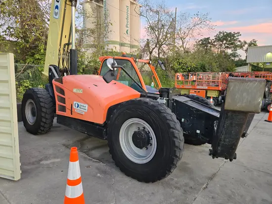 2018 JLG 1055 Forklift