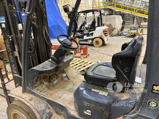 2017 Toyota 8FDU30 Warehouse Forklift