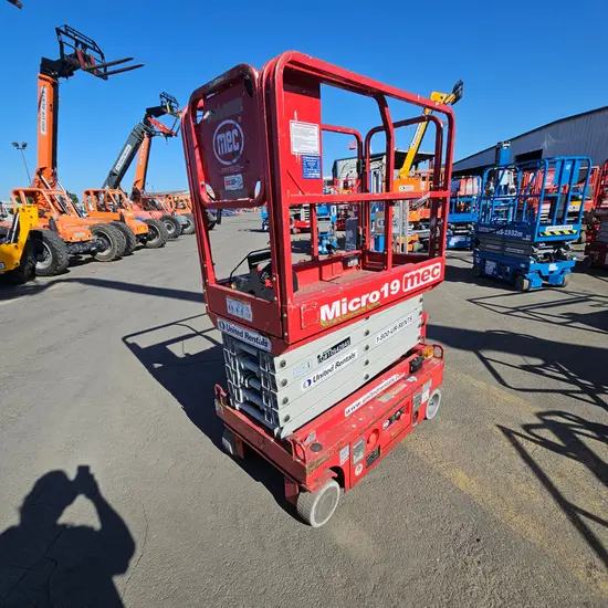 2019 MEC MICRO 19 Scissor Lift