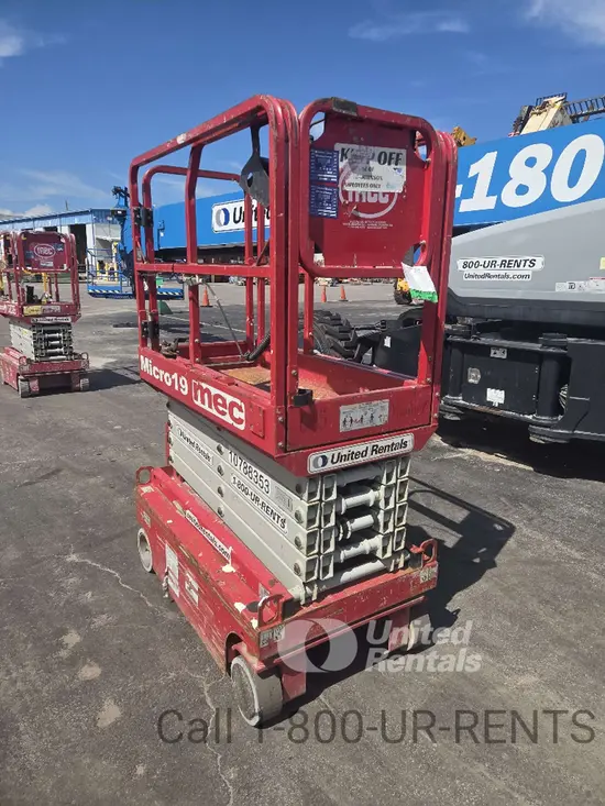 2018 MEC MICRO 19 Scissor Lift