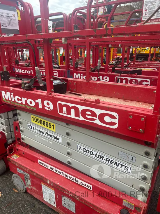 2019 MEC MICRO 19 Scissor Lift