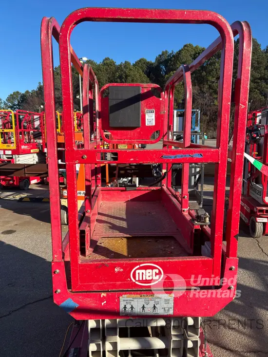 2018 MEC MICRO 19 Scissor Lift