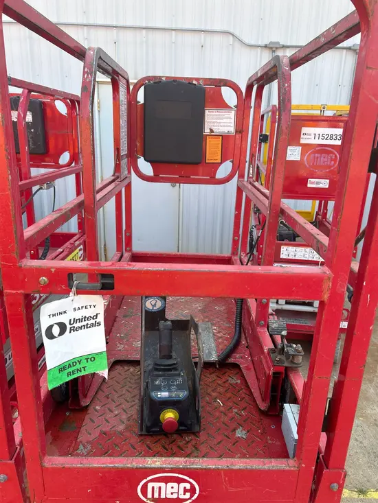2019 MEC MICRO 19 Scissor Lift