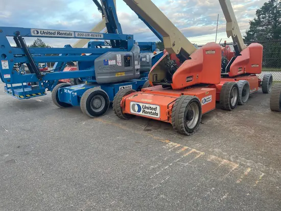 2017 JLG E450AJ Articulating Boom Lift