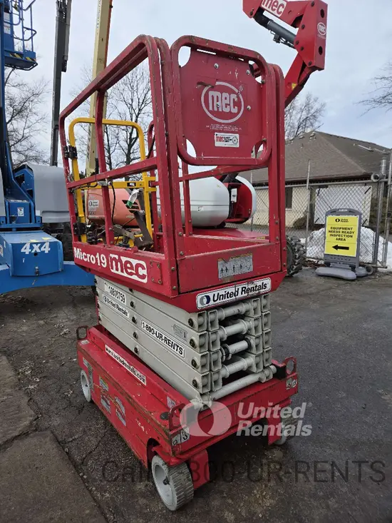 2018 MEC MICRO 19 Scissor Lift