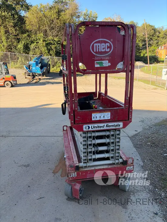 2018 MEC MICRO 19 Scissor Lift