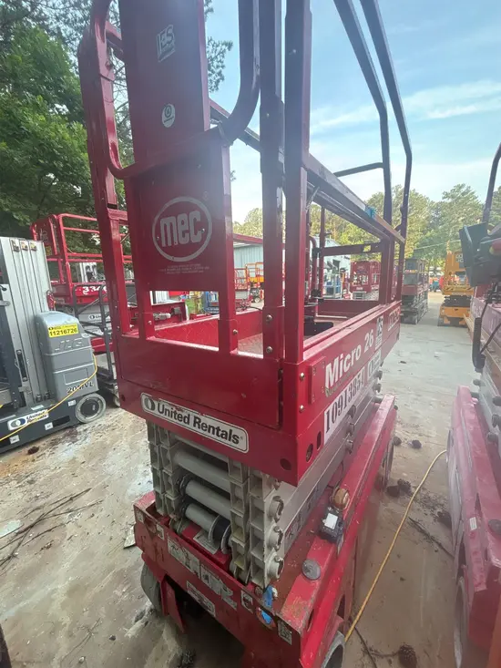 2019 MEC MICRO 26 Scissor Lift
