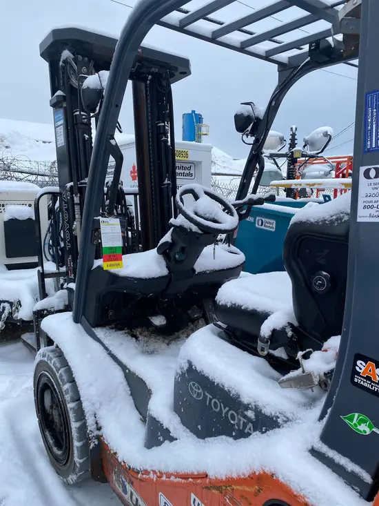 2019 Toyota 8FGU30 Warehouse Forklift